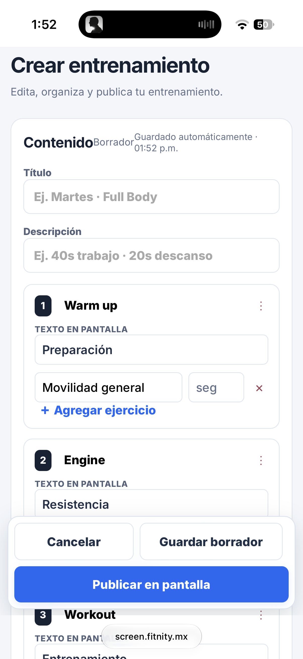 Formulario móvil real de Screen para crear un entrenamiento, con bloques y acciones de publicación